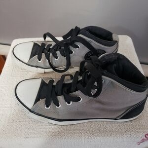 UNISEX CONVERSE ALLSTAR GRAY, BLACK, WHITE ALL STAR. WMS 8, MENS 6. LACE FRONT